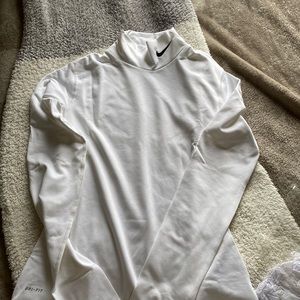 Nike Womens Cold Gear Turtleneck- size Medium